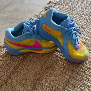 Nike x Candy Funhouse Giannis Freak 6 NRG shoe with University Blue/Hyper Pink